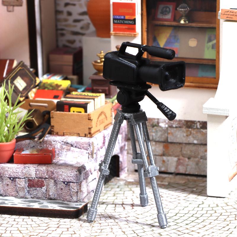 Art Craft House - Mini Videocamera Statief Model 1:12 Schaal